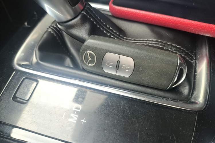 Used Mazda CX-5 2017 2.0L Automatic 2WD ZhiShang Trim China V Standard Vehicle Key