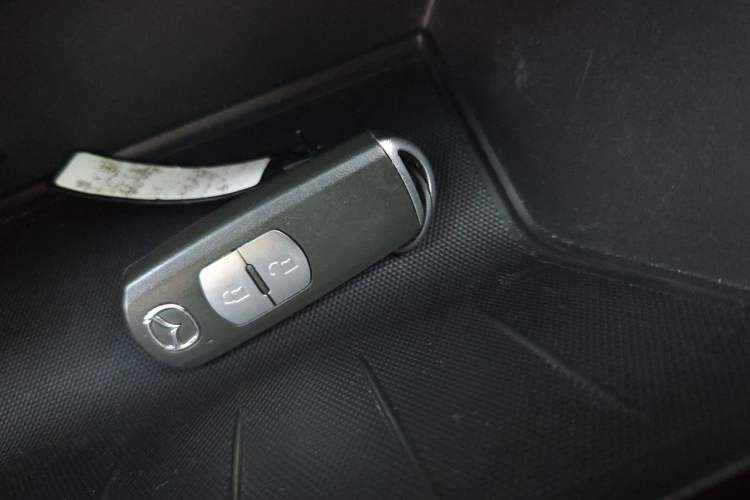 Used Mazda CX-5 2017 2.0L Automatic 2WD ZhiShang Trim China V Standard Vehicle Key