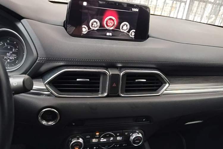 Used Mazda CX-5 2017 2.0L Automatic 2WD Smart Enjoyment Version China V Standard Audio And AC Panel