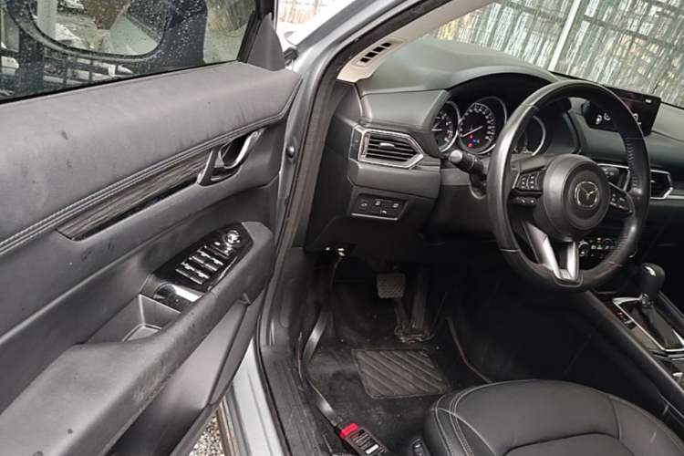 Used Mazda CX-5 2017 2.0L Automatic 2WD Smart Enjoyment Version China V Standard Driver Seat