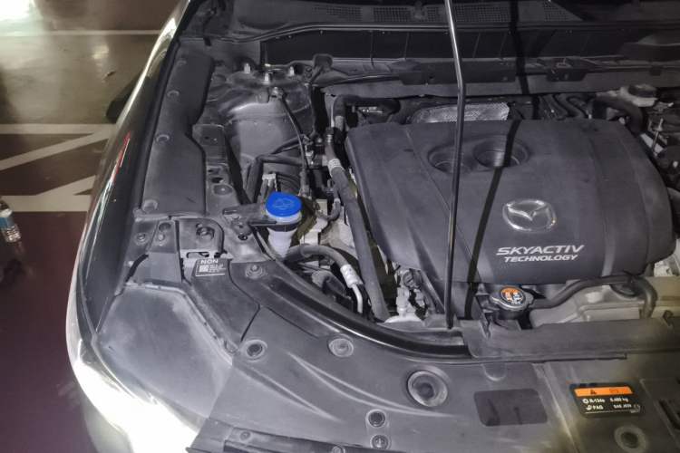 Used Mazda CX-5 2017 2.5L Automatic 2WD ZhiZun Version China VI Standard Engine Bay Right