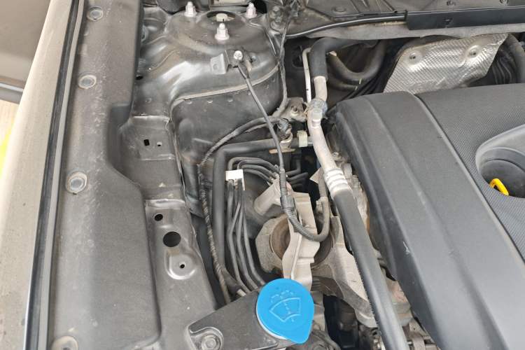 Used Mazda CX-5 2017 2.5L Automatic 4x4 Flagship Version China VI Standard Engine Bay Right