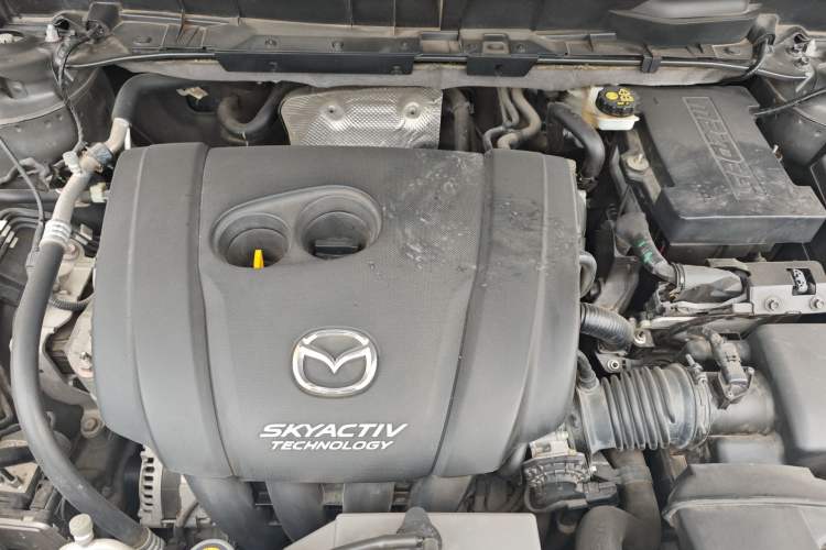 Used Mazda CX-5 2017 2.5L Automatic 4x4 Flagship Version China VI Standard Engine Bay