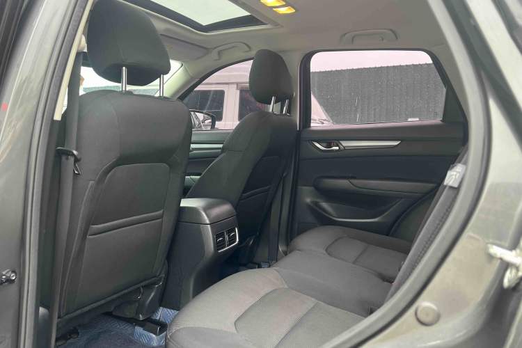 Used Mazda CX-5 2017 2.0L Automatic 2WD ZhiShang Trim China V Standard Interior 5