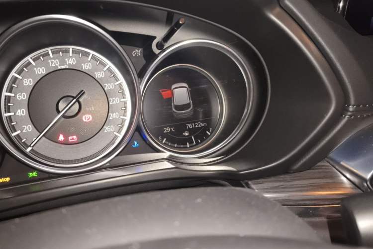 Used Mazda CX-5 2017 2.5L Automatic 2WD ZhiZun Version China VI Standard Odometer Close Up