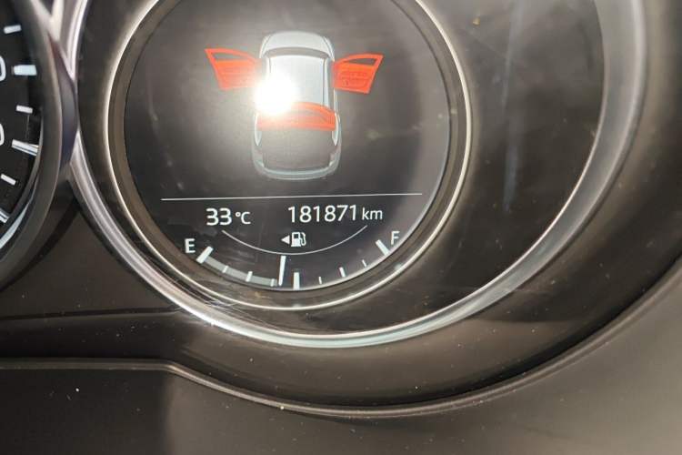 Used Mazda CX-5 2017 2.5L Automatic 4x4 Flagship Version China V Standard Odometer Close Up