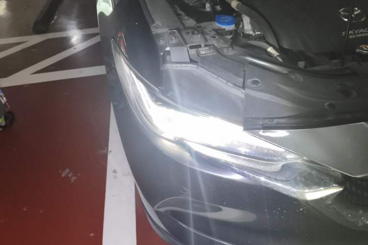 Used Mazda CX-5 2017 2.5L Automatic 2WD ZhiZun Version China VI Standard Right Front Headlight