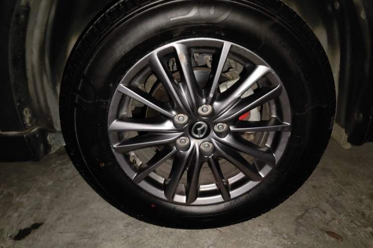 Used Mazda CX-5 2017 2.0L Automatic 2WD ZhiShang Trim China V Standard Right Front Wheel Hub