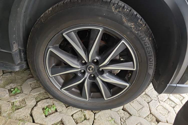 Used Mazda CX-5 2017 2.5L Automatic 4x4 Flagship Version China V Standard Right Front Wheel Hub
