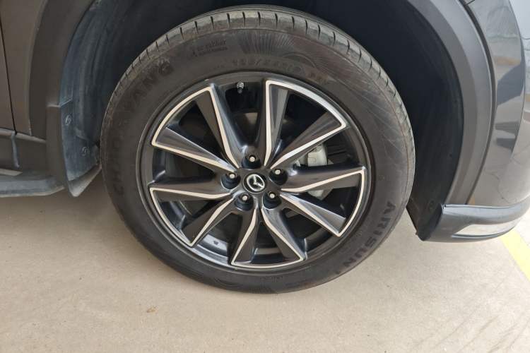 Used Mazda CX-5 2017 2.5L Automatic 4x4 Flagship Version China VI Standard Right Front Wheel Hub
