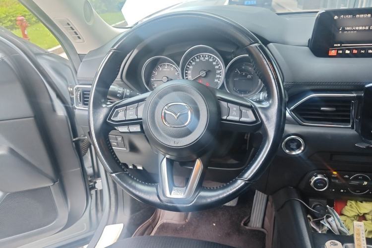 Used Mazda CX-5 2017 2.0L Automatic 2WD ZhiShang Trim China V Standard Steering Wheel