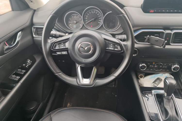 Used Mazda CX-5 2017 2.0L Automatic 2WD Smart Enjoyment Version China VI Standard Steering Wheel
