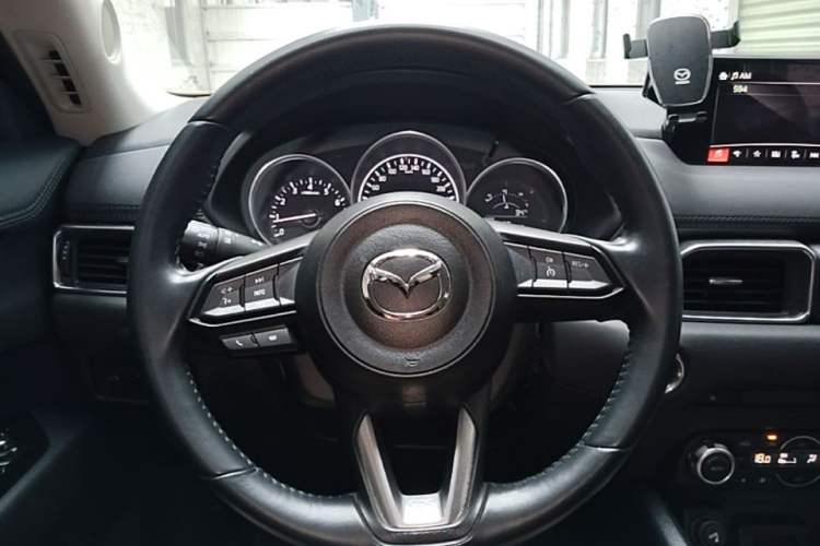 Used Mazda CX-5 2017 2.0L Automatic 2WD Smart Enjoyment Version China V Standard Steering Wheel
