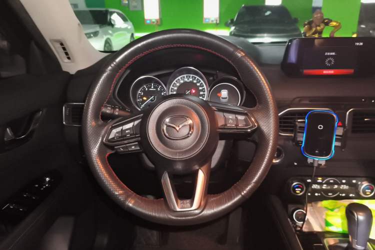 Used Mazda CX-5 2017 2.5L Automatic 2WD ZhiZun Version China VI Standard Steering Wheel