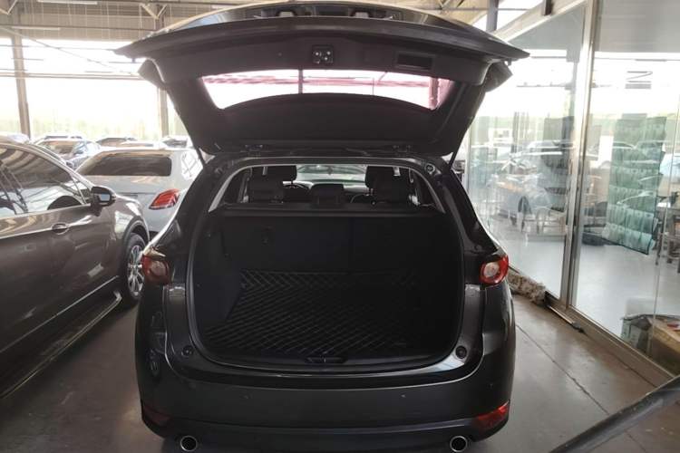 Used Mazda CX-5 2017 2.0L Automatic 2WD ZhiShang Trim China V Standard Trunk