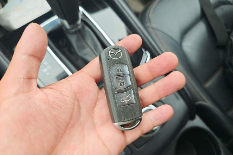 Used Mazda CX-5 2017 2.0L Automatic 2WD Smart Enjoyment Version China VI Standard Vehicle Key