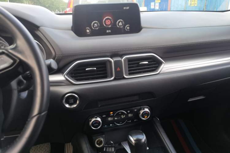 Used Mazda CX-5 2017 2.0L Automatic 2WD ZhiShang Trim China VI Standard Audio And AC Panel
