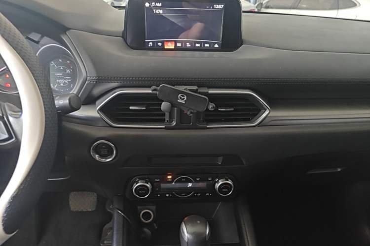 Used Mazda CX-5 2017 2.0L Automatic 2WD ZhiShang Trim China V Standard Audio And AC Panel
