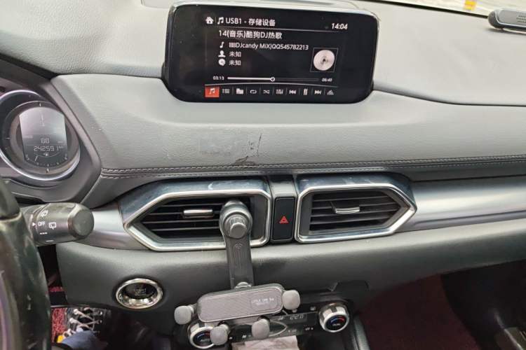 Used Mazda CX-5 2017 2.0L Automatic 2WD ZhiShang Trim China V Standard Audio And AC Panel