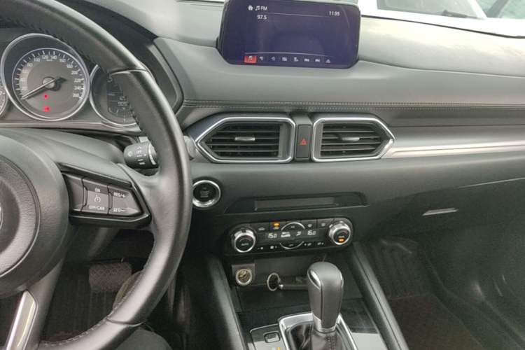 Used Mazda CX-5 2017 2.0L Automatic 2WD ZhiShang Trim China V Standard Audio And AC Panel