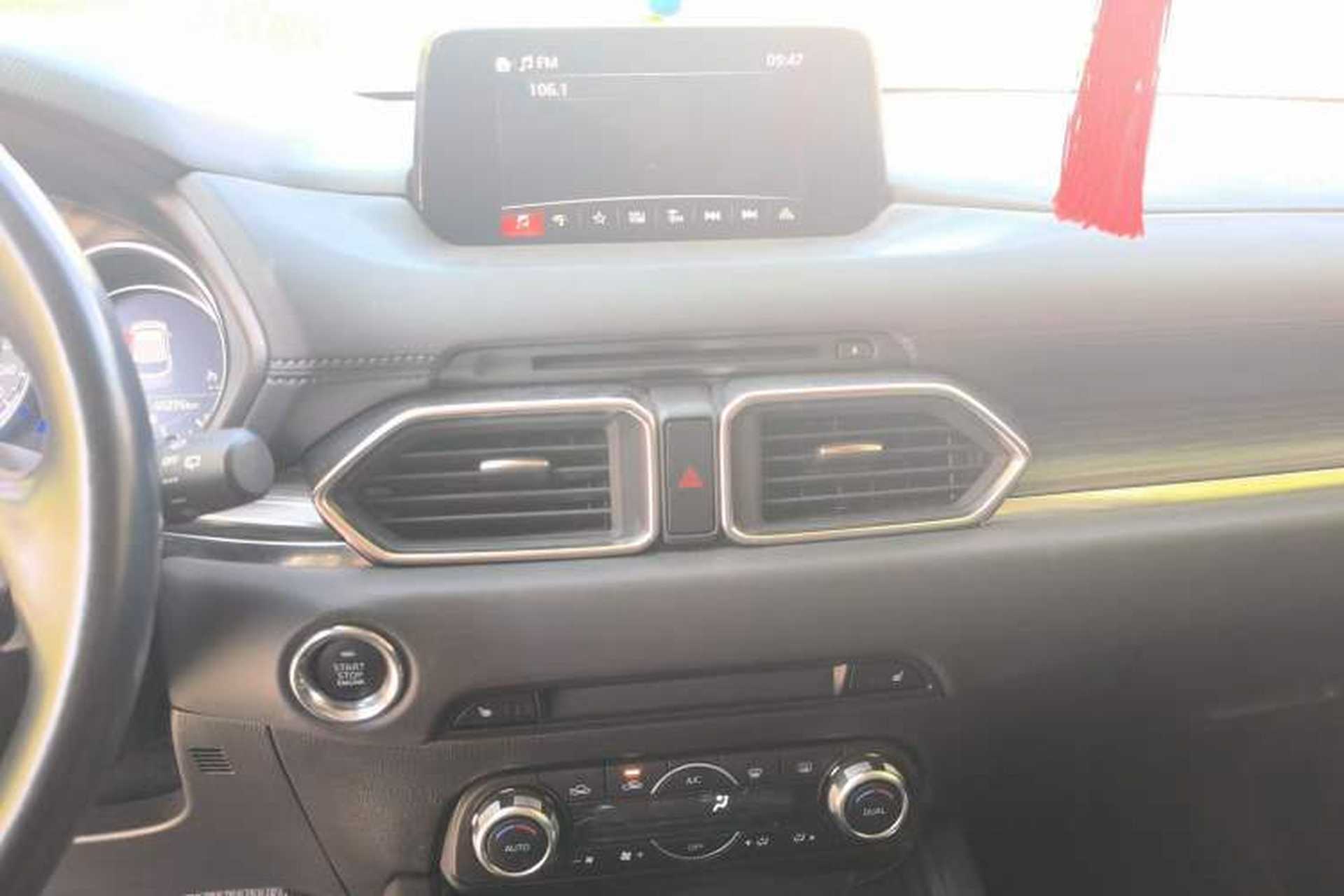 Used Mazda CX-5 2017 2.5L Automatic 4x4 ZhiZun Version China VI Standard Audio And AC Panel