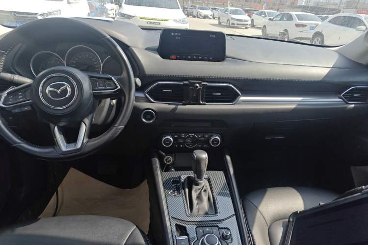 Used Mazda CX-5 2017 2.0L Automatic 2WD ZhiShang Trim China V Standard Audio And AC Panel