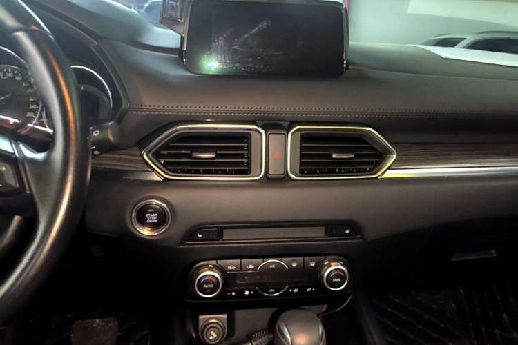 Used Mazda CX-5 2017 2.0L Automatic 2WD Smart Enjoyment Version China V Standard Audio And AC Panel