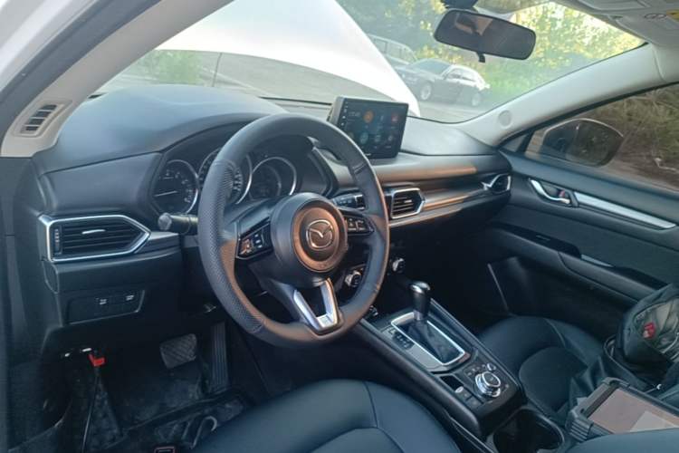 Used Mazda CX-5 2017 2.0L Automatic 2WD Comfort Version China V Standard Center Console
