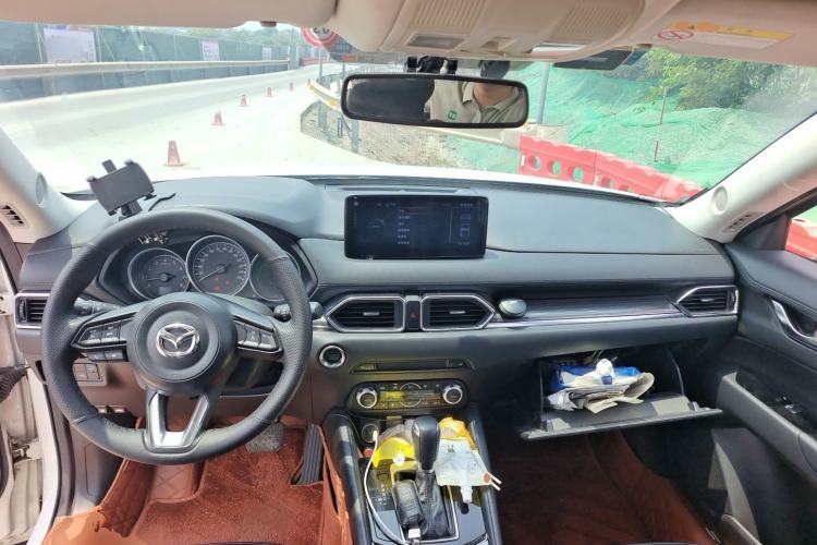 Used Mazda CX-5 2017 2.0L Automatic 2WD Smart Enjoyment Version China VI Standard Center Console