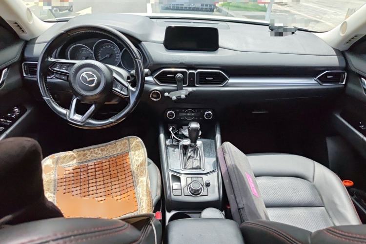 Used Mazda CX-5 2017 2.0L Automatic 2WD ZhiShang Trim China V Standard Center Console