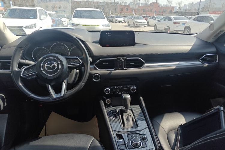 Used Mazda CX-5 2017 2.0L Automatic 2WD ZhiShang Trim China V Standard Center Console