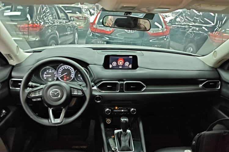 Used Mazda CX-5 2017 2.0L Automatic 2WD ZhiShang Trim China V Standard Center Console