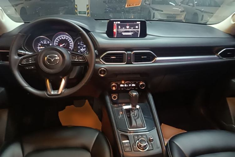 Used Mazda CX-5 2017 2.0L Automatic 2WD ZhiShang Trim China V Standard Center Console