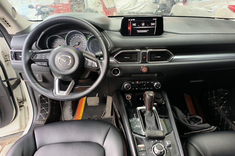 Used Mazda CX-5 2017 2.0L Automatic 2WD ZhiShang Trim China V Standard Center Console