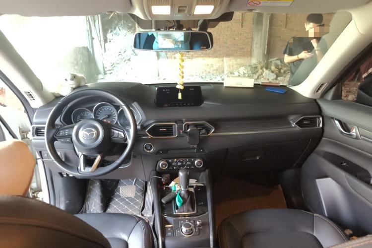 Used Mazda CX-5 2017 2.0L Automatic 2WD Smart Enjoyment Version China VI Standard Center Console