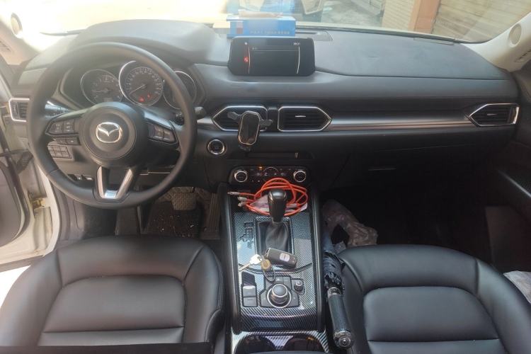Used Mazda CX-5 2017 2.0L Automatic 2WD ZhiShang Trim China V Standard Center Console