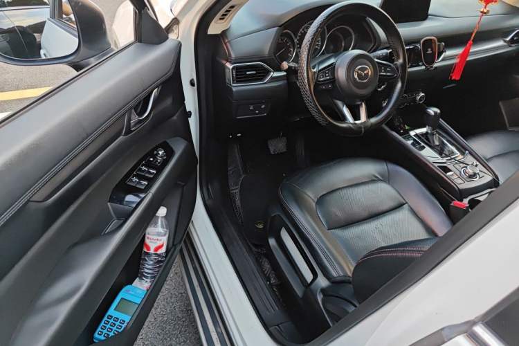 Used Mazda CX-5 2017 2.0L Automatic 2WD ZhiShang Trim China V Standard Driver Seat