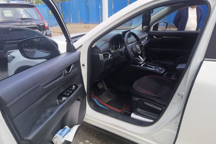 Used Mazda CX-5 2017 2.0L Automatic 2WD ZhiShang Trim China VI Standard Driver Seat
