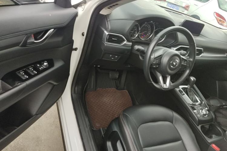 Used Mazda CX-5 2017 2.0L Automatic 2WD ZhiShang Trim China V Standard Driver Seat