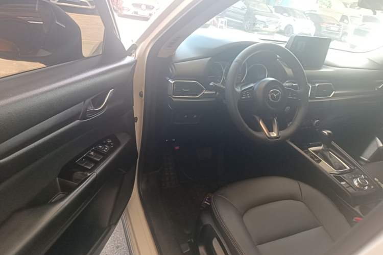 Used Mazda CX-5 2017 2.0L Automatic 2WD Comfort Version China V Standard Driver Seat