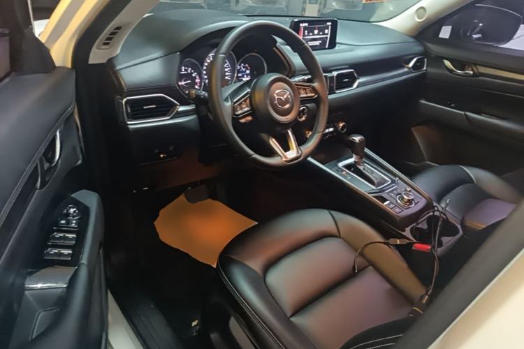Used Mazda CX-5 2017 2.0L Automatic 2WD ZhiShang Trim China V Standard Driver Seat