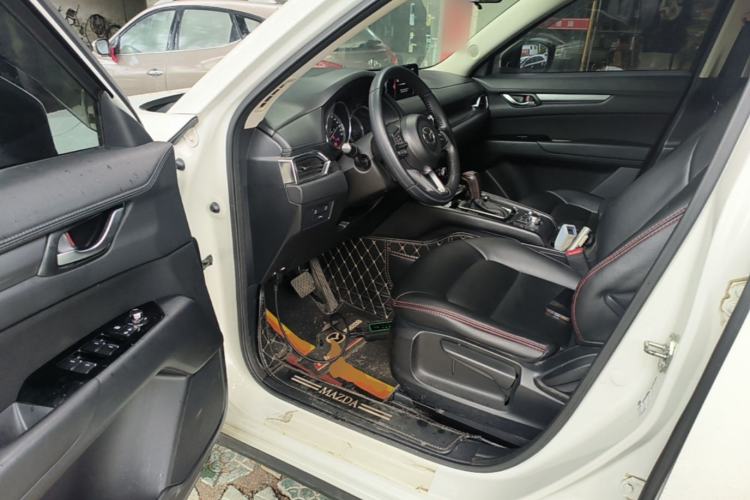 Used Mazda CX-5 2017 2.0L Automatic 2WD ZhiShang Trim China V Standard Driver Seat