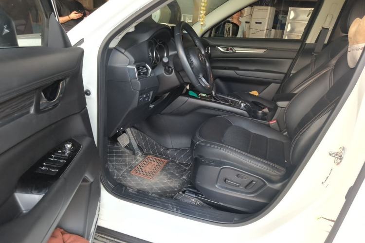 Used Mazda CX-5 2017 2.0L Automatic 2WD Smart Enjoyment Version China VI Standard Driver Seat