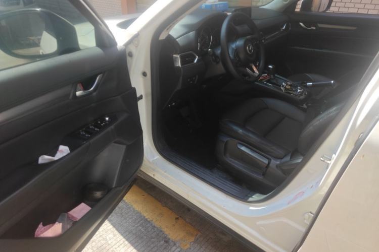 Used Mazda CX-5 2017 2.0L Automatic 2WD ZhiShang Trim China V Standard Driver Seat