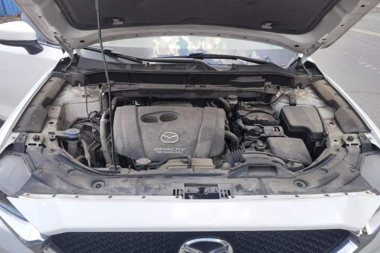 Used Mazda CX-5 2017 2.0L Automatic 2WD ZhiShang Trim China VI Standard Engine Bay