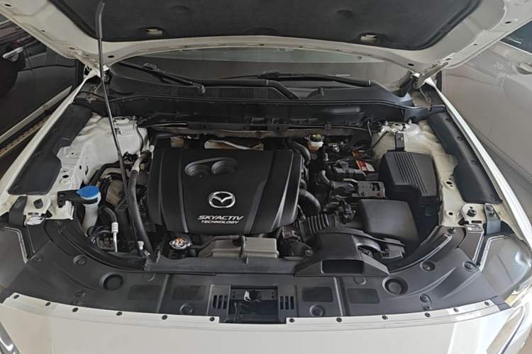 Used Mazda CX-5 2017 2.0L Automatic 2WD ZhiShang Trim China V Standard Engine Bay