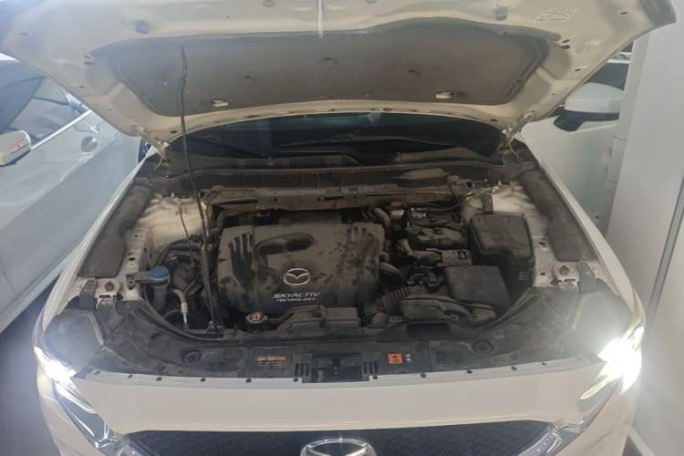 Used Mazda CX-5 2017 2.0L Automatic 2WD ZhiShang Trim China V Standard Engine Bay