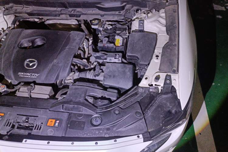 Used Mazda CX-5 2017 2.0L Automatic 2WD ZhiShang Trim China VI Standard Engine Bay Left