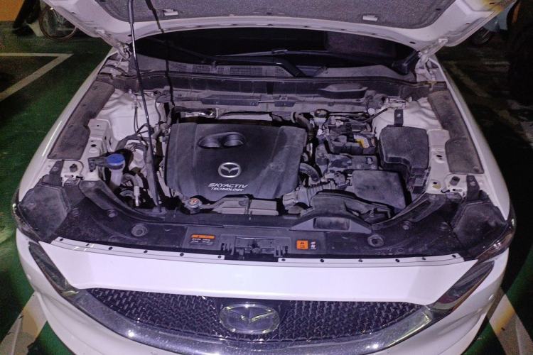 Used Mazda CX-5 2017 2.0L Automatic 2WD ZhiShang Trim China VI Standard Engine Bay