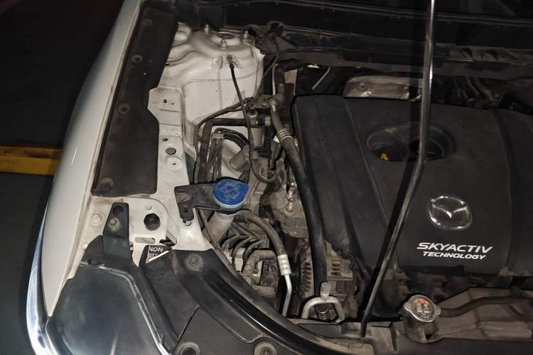 Used Mazda CX-5 2017 2.0L Automatic 2WD Smart Enjoyment Version China V Standard Engine Bay Right